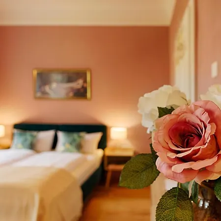 Homie Am Schloss Apartment